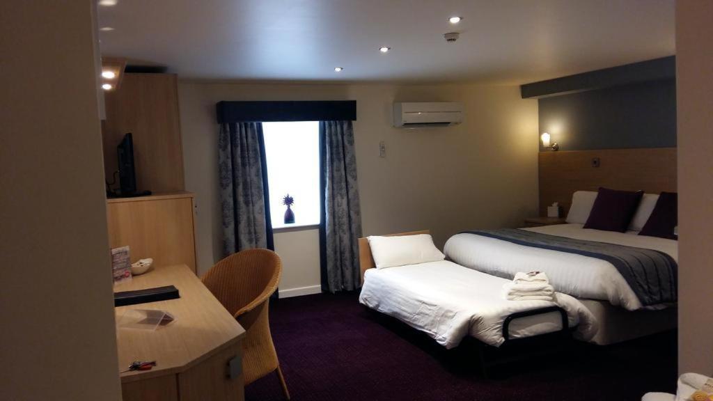 Cambridge Hotel Waterfront Brighouse Kültér fotó