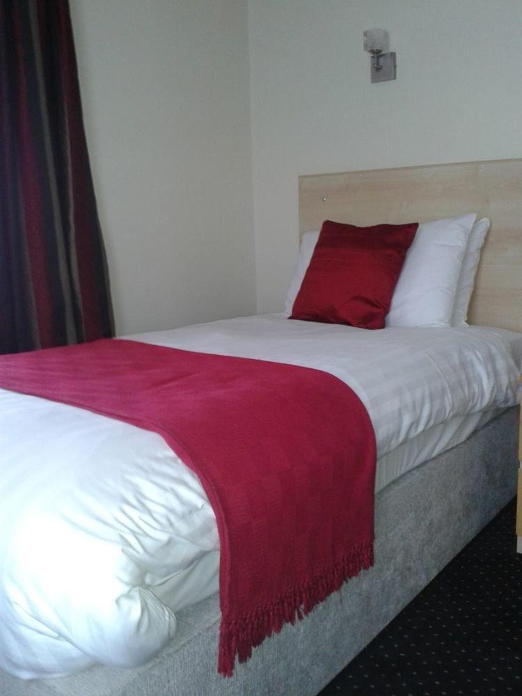 Cambridge Hotel Waterfront Brighouse Kültér fotó